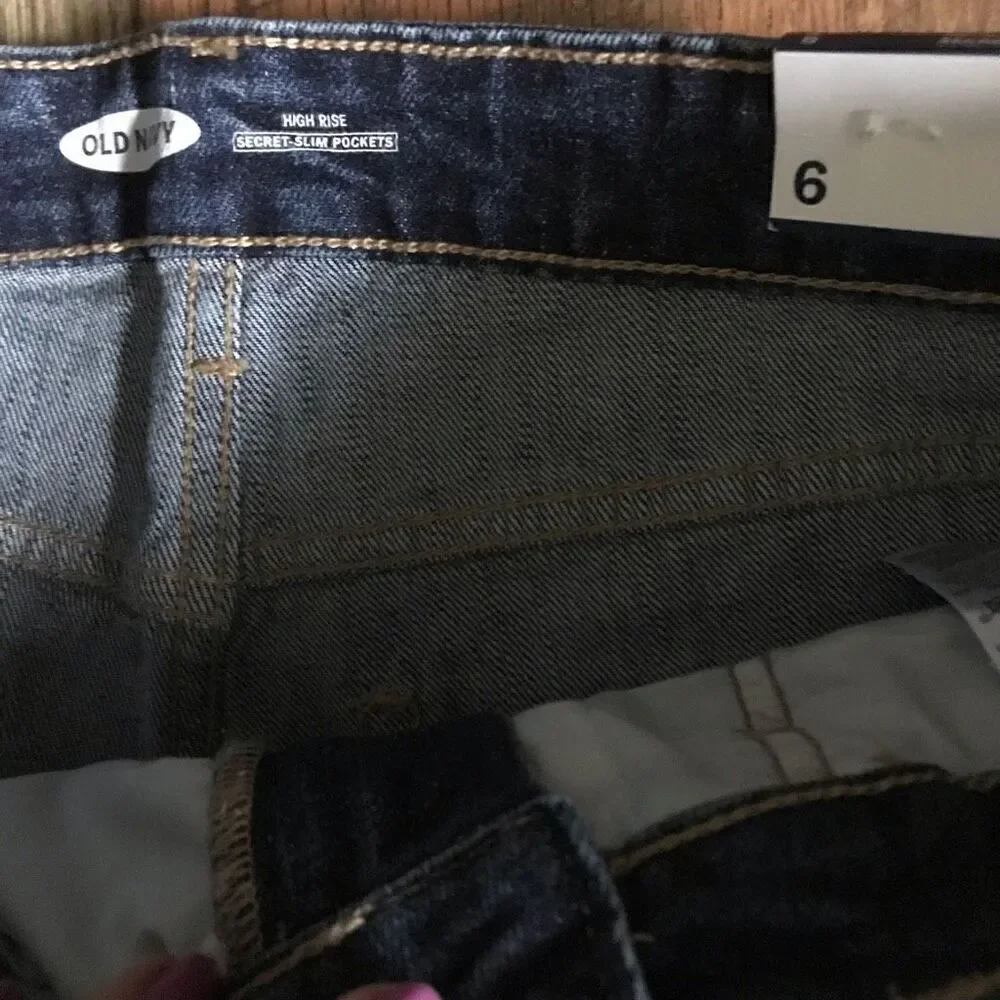Old Navy Shorts SZ 6 jean distressed New w/tags cuffed high rise secret slim